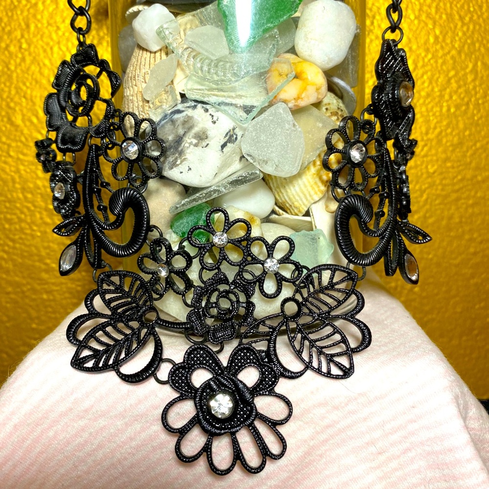 Black lace necklace